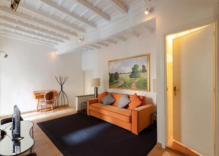 Cozy With Private Garden At Spanishsteps Apartment