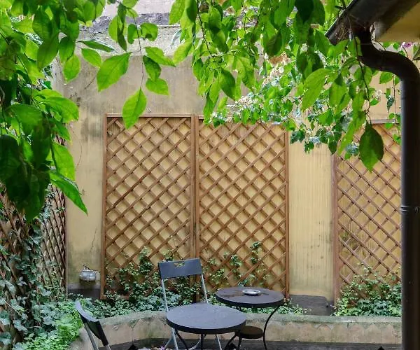 Cozy With Private Garden At Spanishsteps Apartment